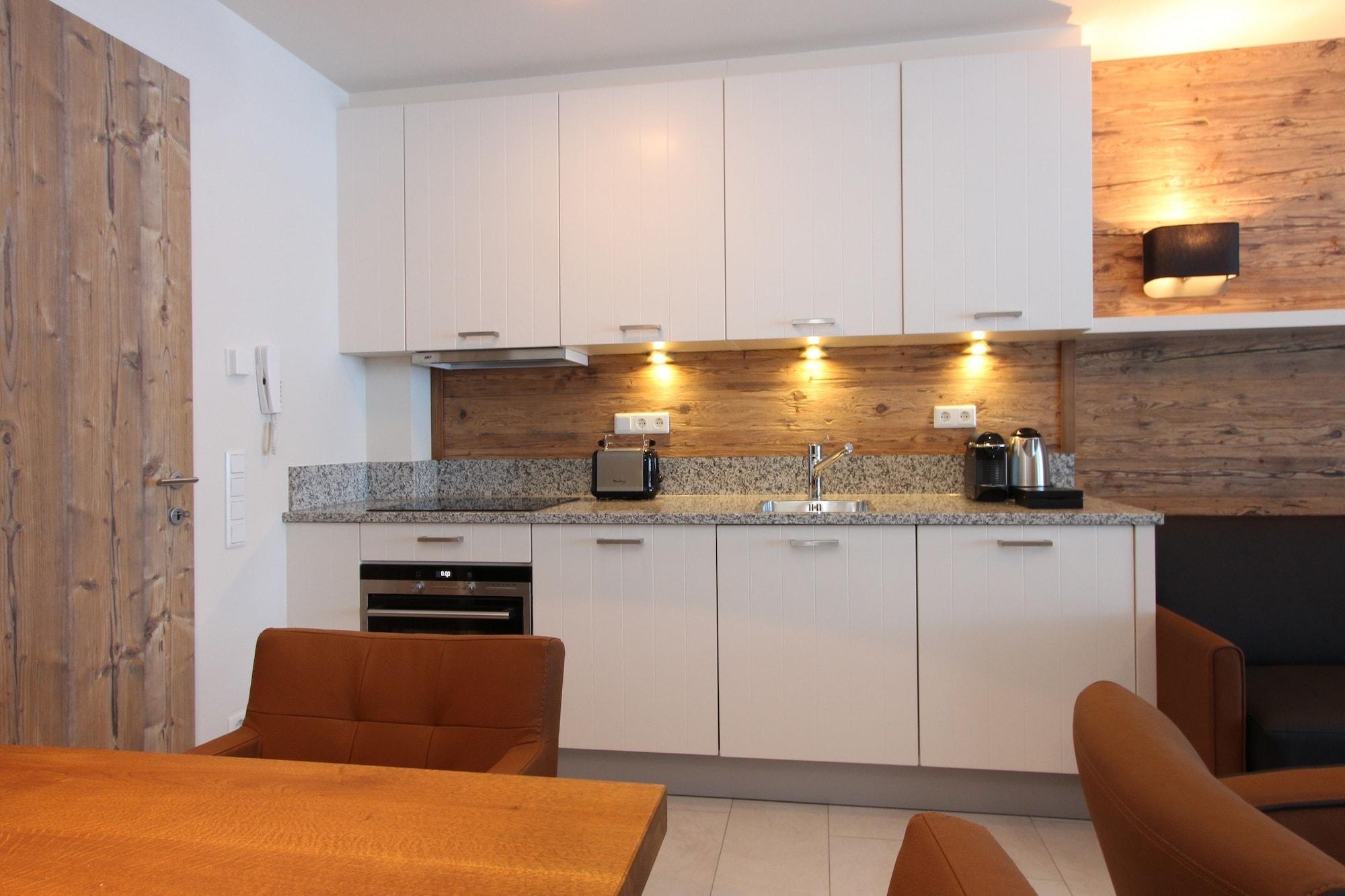 Avenida Mountain Lodges Капрун Екстериор снимка