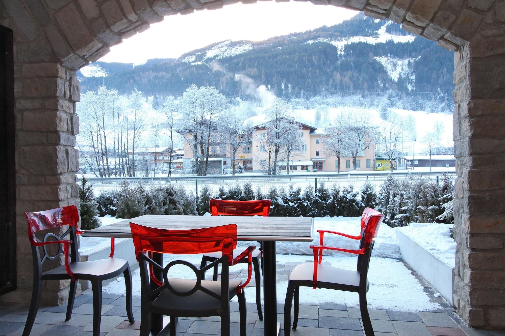 Avenida Mountain Lodges Капрун Екстериор снимка