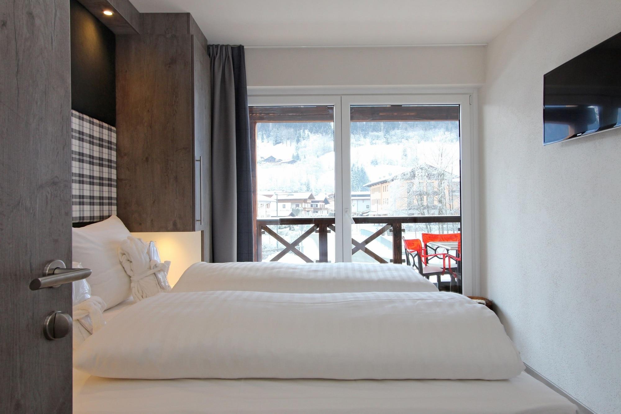 Avenida Mountain Lodges Капрун Екстериор снимка