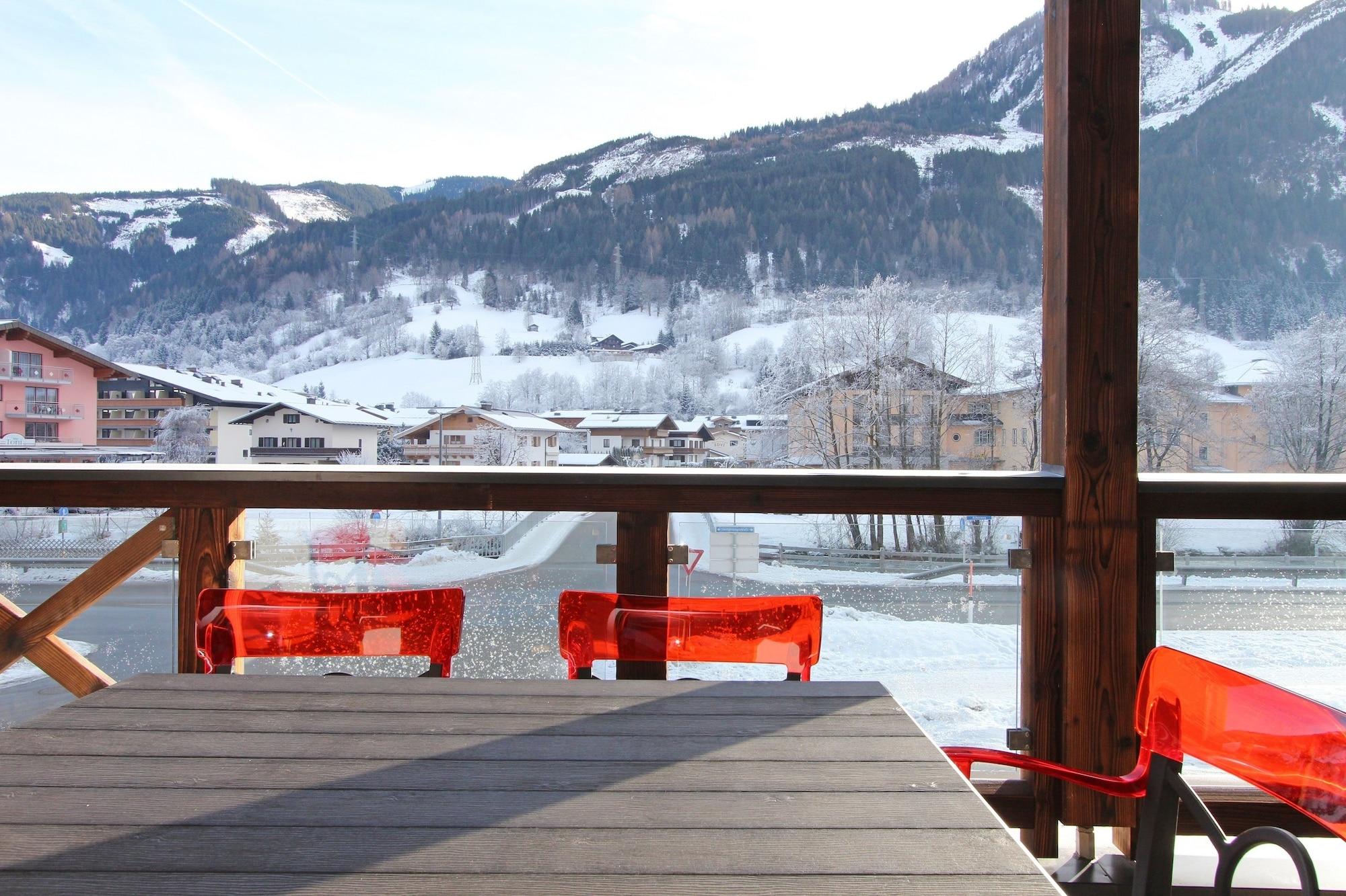 Avenida Mountain Lodges Капрун Екстериор снимка