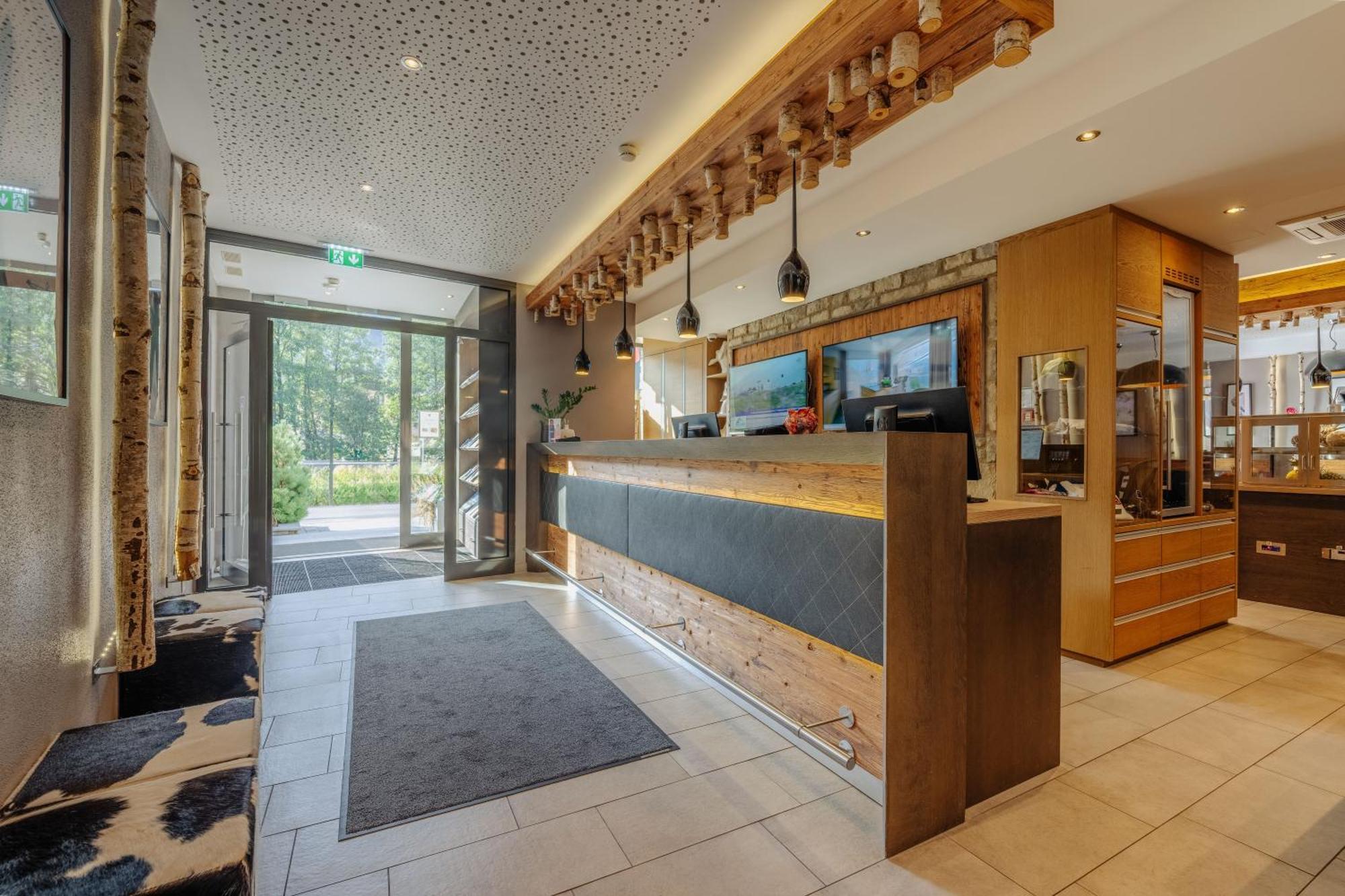 Avenida Mountain Lodges Капрун Екстериор снимка