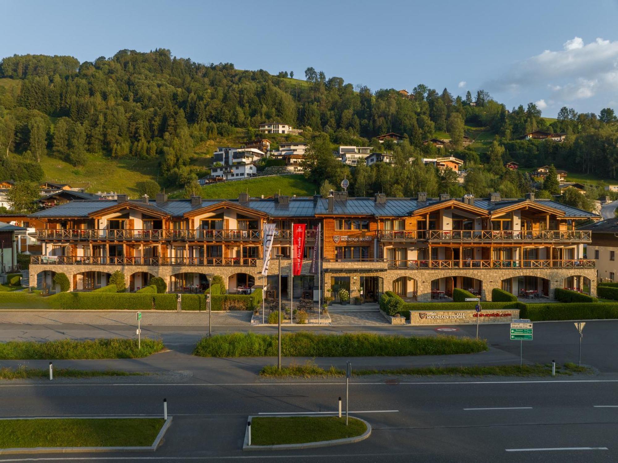 Avenida Mountain Lodges Капрун Екстериор снимка